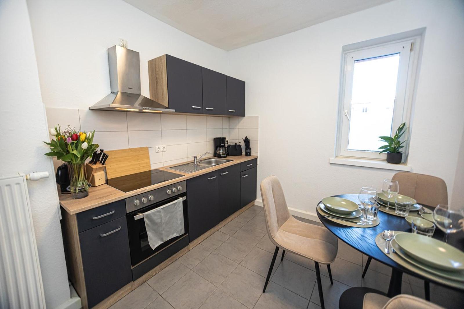 Blossfeld-Apartments Geraeumige Stadtoase Mitten Im Zentrum Mit 3 Schlafzimmern, Gratis Parkplatz, W-Lan, Netflix Jena Luaran gambar