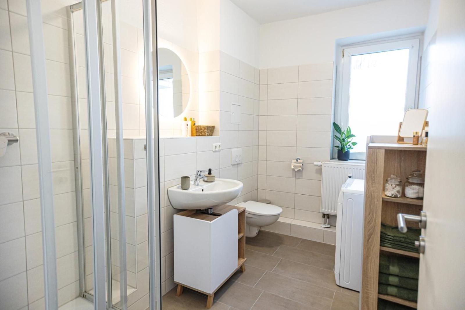 Blossfeld-Apartments Geraeumige Stadtoase Mitten Im Zentrum Mit 3 Schlafzimmern, Gratis Parkplatz, W-Lan, Netflix Jena Luaran gambar